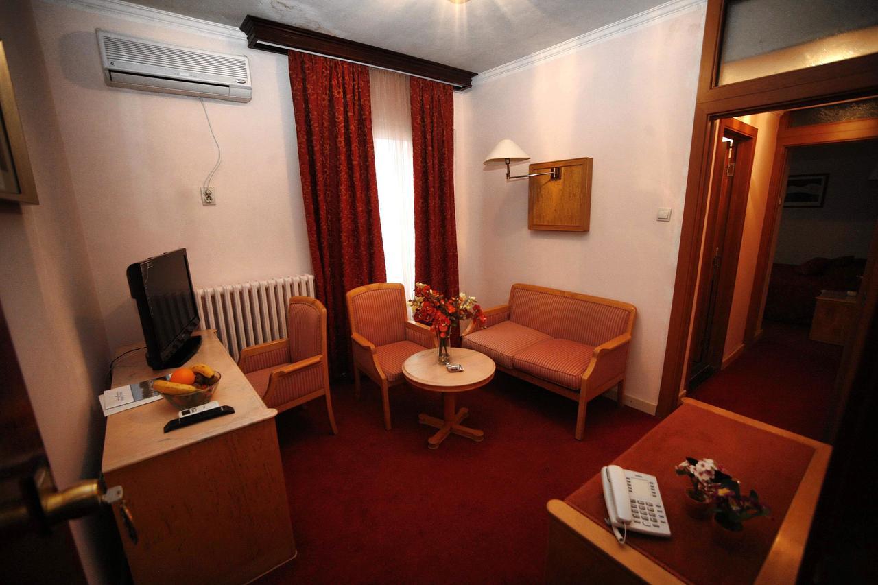 Majdanpek Golden Inn Hotel מראה חיצוני תמונה